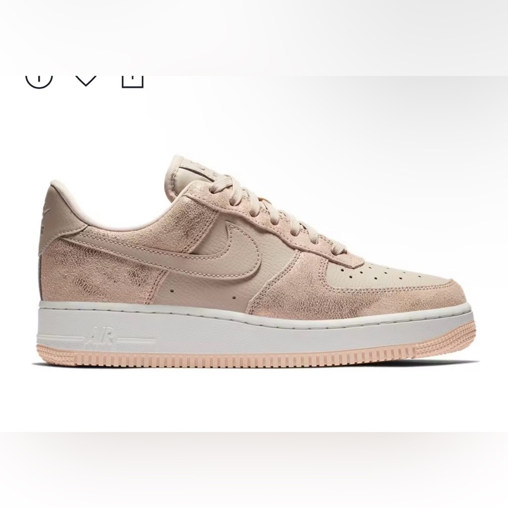 2018
Wmns Air Force 1 Low '07 Premium 'Metallic Red Bronze'